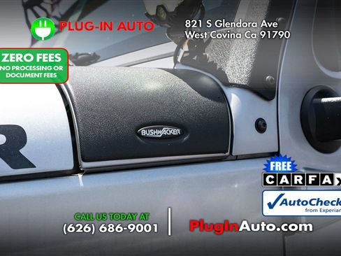 Used 2017 Jeep Wrangler Unlimited Sport w/ Connectivity Group AWD/4WD image 6