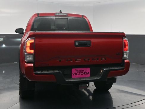 Used 2022 Toyota Tacoma TRD Off-Road w/ Technology Package image 16