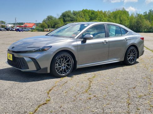 Used 2026 Toyota Camry SE w/ Convenience Package AWD/4WD image 1