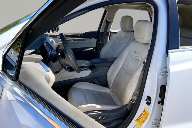 Used 2023 Cadillac XT5 Premium Luxury FWD image 14