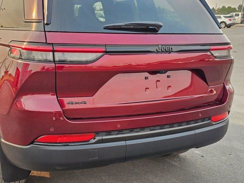 New 2025 Jeep Grand Cherokee Altitude AWD/4WD image 7