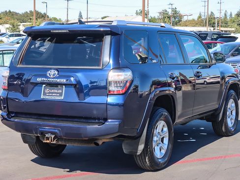 Used 2017 Toyota 4Runner SR5 image 3