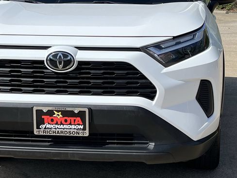 Used 2025 Toyota RAV4 XLE FWD image 8