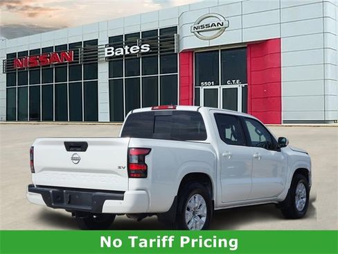 Used 2024 Nissan Frontier SV w/ SV Convenience Package image 4