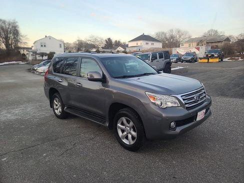 Used 2011 Lexus GX 460 w/ Comfort Plus Pkg AWD/4WD image 2