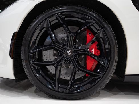 Used 2018 Ferrari GTC4Lusso T image 9