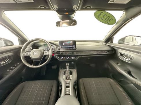 Used 2023 Honda HR-V Sport image 3