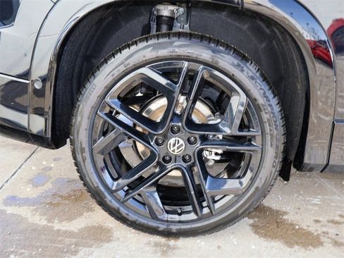 New 2026 Volkswagen Tiguan SE R-Line image 9