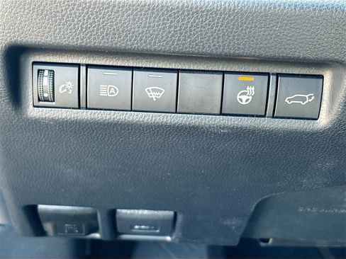 Used 2022 Toyota RAV4 XLE image 10