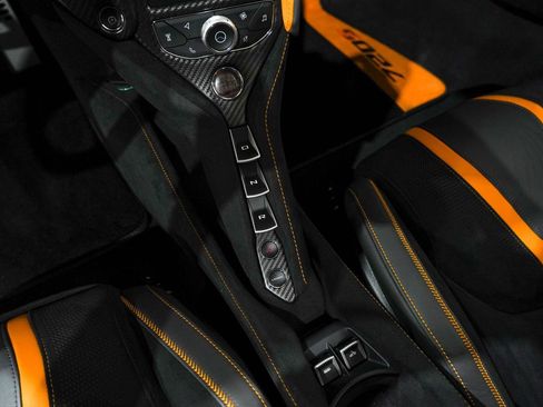 Used 2022 McLaren 720S Performance image 15