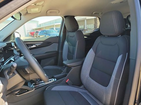 New 2026 Chevrolet TrailBlazer LT w/ Convenience Package FWD image 11