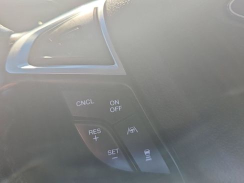 Used 2020 Ford Edge SEL w/ Cold Weather Package AWD/4WD image 11