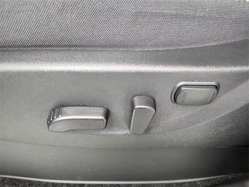 Used 2025 Nissan Frontier SV w/ SV Convenience Package image 20