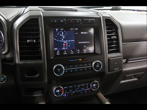 Used 2019 Ford Expedition XLT w/ Equipment Group 202A AWD/4WD image 10