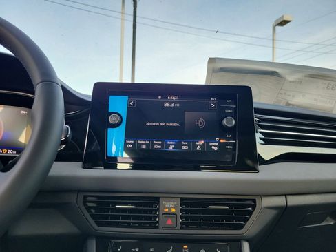 New 2026 Volkswagen Jetta SE FWD image 11