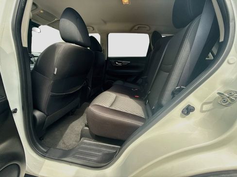 Used 2019 Nissan Rogue SV FWD image 26