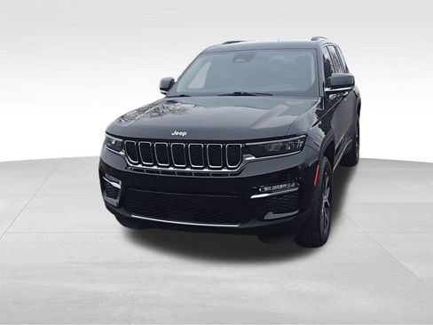 Used 2023 Jeep Grand Cherokee Limited RWD image 3