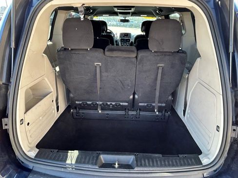 Used 2016 Dodge Grand Caravan SE FWD image 15