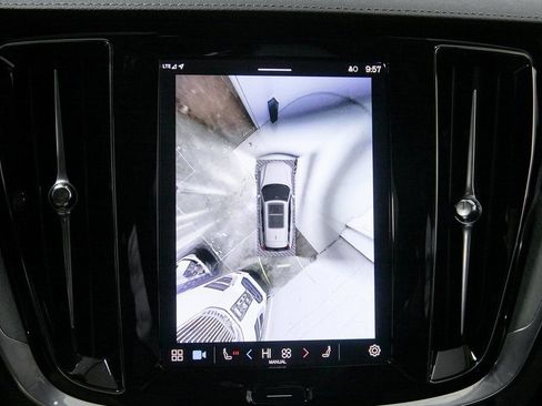 Certified 2024 Volvo V60 B5 Cross Country Ultimate image 31