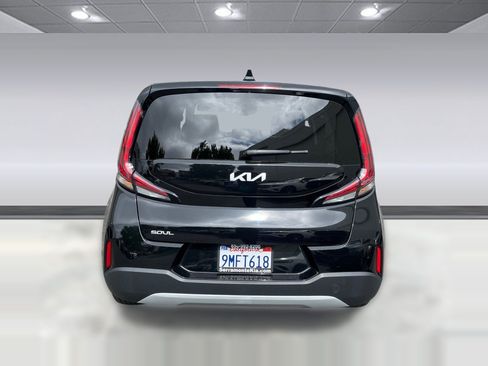 Used 2023 Kia Soul LX w/ LX Technology Package FWD image 5
