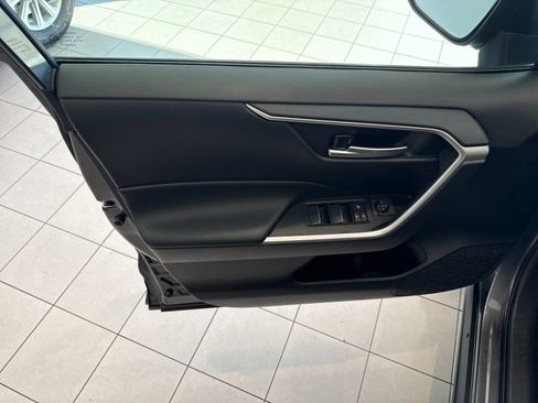 Used 2025 Toyota RAV4 XLE image 11