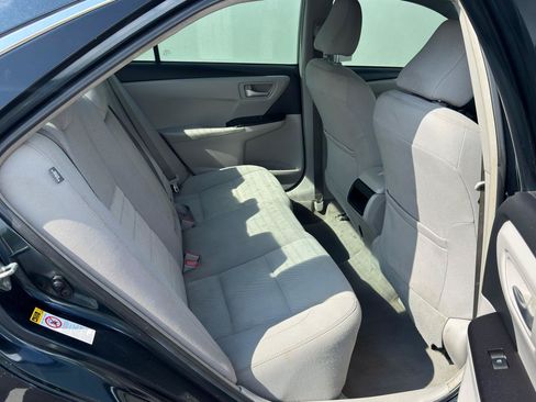 Used 2017 Toyota Camry LE FWD image 15