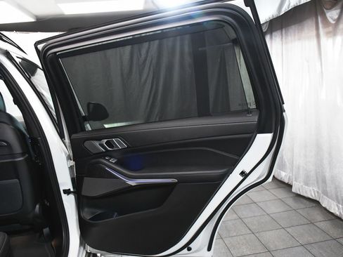 Used 2025 BMW X7 xDrive40i image 13