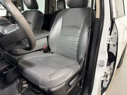 Used 2019 RAM 1500 Tradesman w/ Chrome Appearance Group AWD/4WD image 17