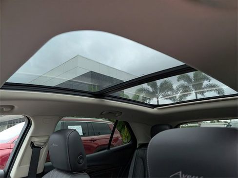 Used 2023 Buick Envision Avenir image 19