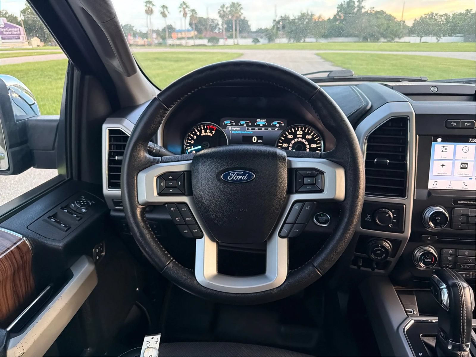Used 2018 Ford F150 Lariat w/ Equipment Group 502A Luxury AWD/4WD image 12