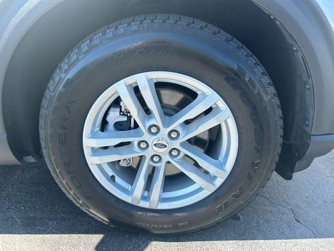 Used 2021 Ford Explorer XLT RWD image 36