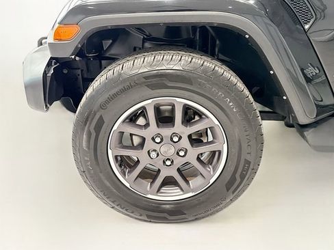 Used 2021 Jeep Gladiator Overland w/ Cold Weather Group image 24