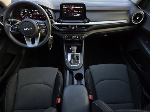 Used 2022 Kia Forte LXS image 13