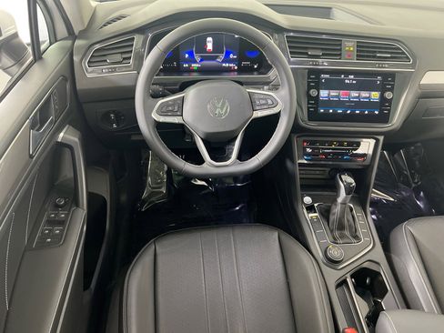 Used 2023 Volkswagen Tiguan SE image 22