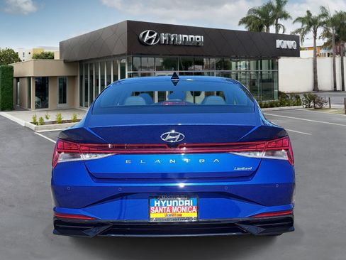 Certified 2023 Hyundai Elantra Limited w/ Cargo Package FWD image 4