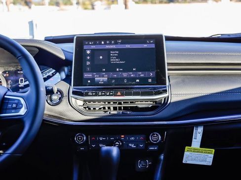 New 2026 Jeep Compass Latitude image 14