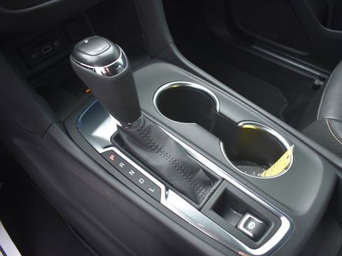 Used 2021 Chevrolet Equinox Premier image 27