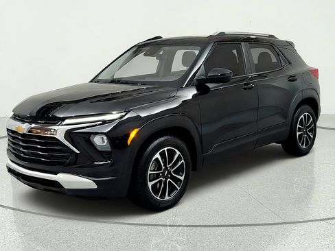 Used 2024 Chevrolet TrailBlazer LT w/ LT Cold Weather Package FWD image 1