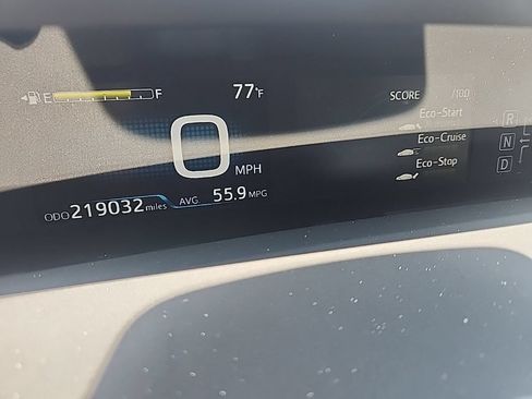 Used 2016 Toyota Prius Three Touring w/ Preferred Accessory Package FWD image 13