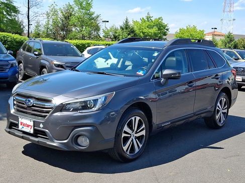 Used 2018 Subaru Outback 2.5i Limited AWD/4WD image 3