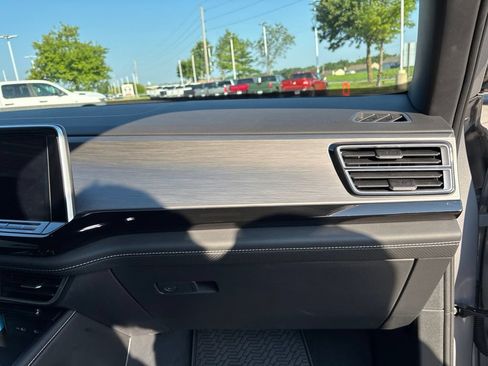 Used 2026 Volkswagen Atlas Cross Sport SE AWD/4WD image 56