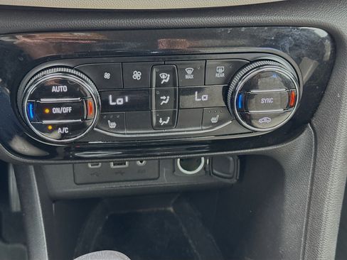 Used 2020 Buick Encore GX Select FWD image 12
