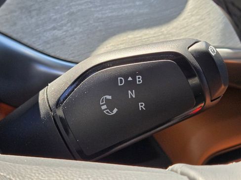 New 2025 Volkswagen ID. Buzz Pro S Plus RWD image 15