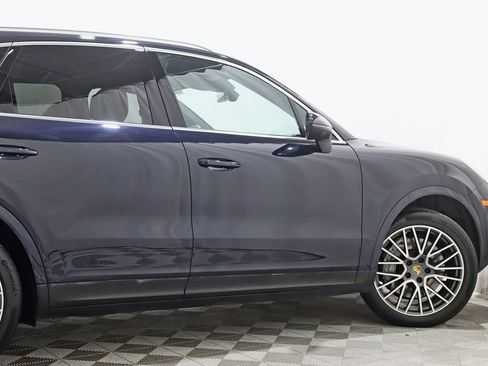 Used 2023 Porsche Cayenne AWD/4WD image 10