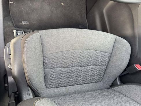 Used 2024 Chevrolet Equinox LT image 9