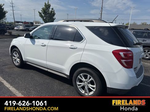 Used 2017 Chevrolet Equinox LT w/ Convenience Package FWD image 3