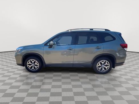 Used 2021 Subaru Forester Premium AWD/4WD image 5