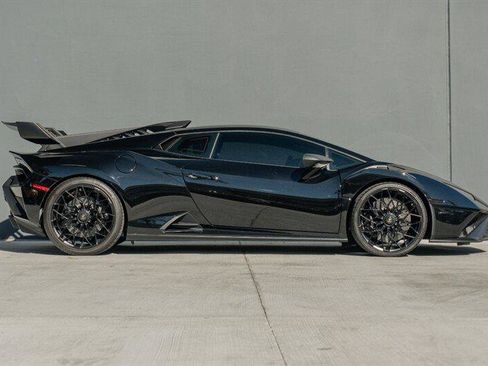 Used 2021 Lamborghini Huracan STO image 6
