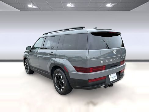 Used 2024 Hyundai Santa Fe SEL FWD image 3