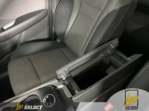 Used 2021 Nissan Rogue SV AWD/4WD image 22
